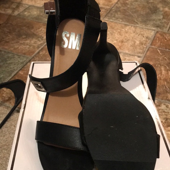 Heels - Picture 2 of 2